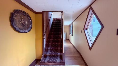 5740 95 Highway, Edgewater, BC - Indoor Photo Showing Other Room