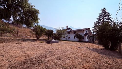 5740 95 Highway, Edgewater, BC - Outdoor