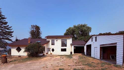 5740 95 Highway, Edgewater, BC - Outdoor