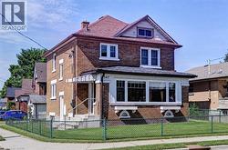 147 COURTLAND Avenue E  Kitchener, ON N2G 2T9
