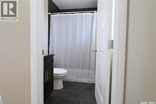 450 Geary Crescent, Saskatoon, SK - Indoor Photo Showing Bathroom