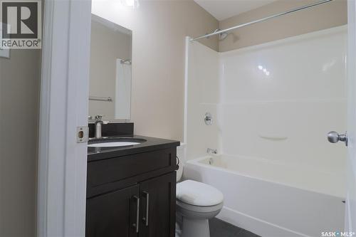 450 Geary Crescent, Saskatoon, SK - Indoor Photo Showing Bathroom