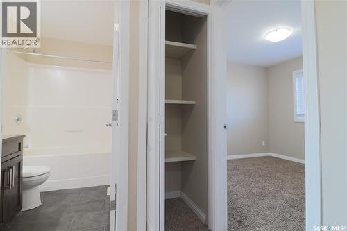450 Geary Crescent, Saskatoon, SK - Indoor Photo Showing Bathroom