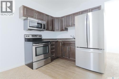 450 Geary Crescent, Saskatoon, SK - Indoor Photo Showing Kitchen
