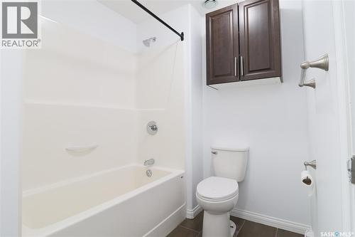 450 Geary Crescent, Saskatoon, SK - Indoor Photo Showing Bathroom