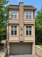 291 FERNDALE AVENUE  Ottawa, ON K1Z 6P9