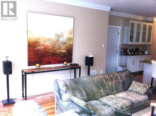 291 Ferndale Avenue, Ottawa, ON - Indoor Photo Showing Living Room