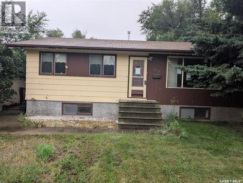 208 Carson Street, Dundurn, SK - Outdoor