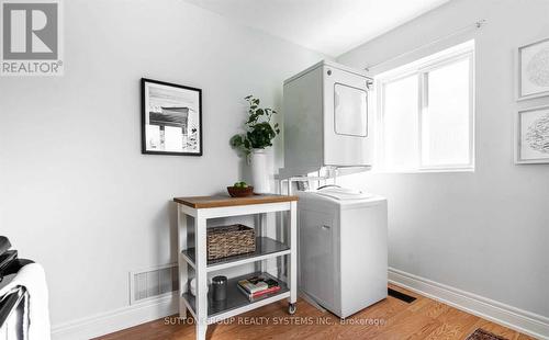 3 - 465 ASHDALE AVENUE , Toronto, Ontario M4L 2Z3 3