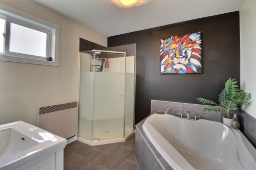 Bathroom - 213 Route 109, Saint-Mathieu-D'Harricana, QC - Indoor Photo Showing Bathroom