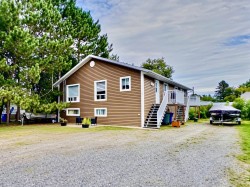 28 Rue Caza  Notre-Dame-Du-Nord, QC J0Z 3B0