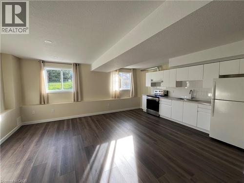 716 KARLSFELD Road Unit# A , Waterloo, Ontario N2T 2W4 3