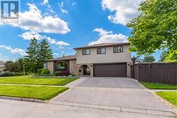 51 LEWIN CRESCENT  Ajax, ON L1S 3A2