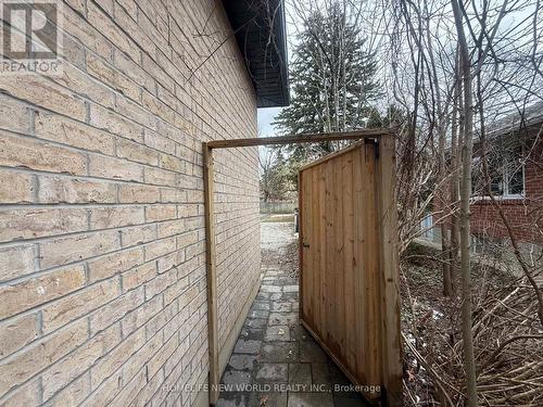 BSMT - 19 HONEYBOURNE CRESCENT , Markham, Ontario L3P 1P4 2