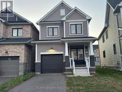 UPPER - 21 KEELSON STREET  Welland (Dain City), ON L3B 0M2
