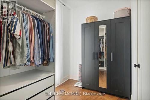 1436 Haig Boulevard, Mississauga, ON - Indoor With Storage