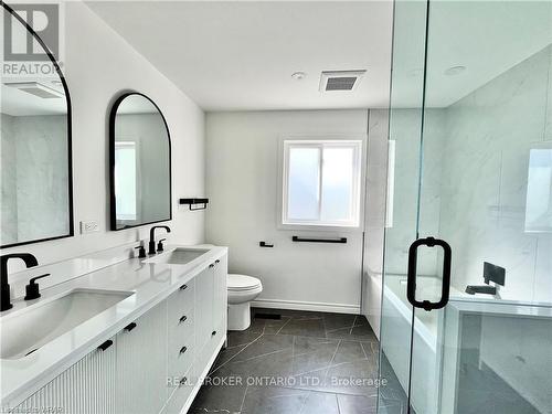 412 Exmoor Street, Waterloo, ON - Indoor Photo Showing Bathroom