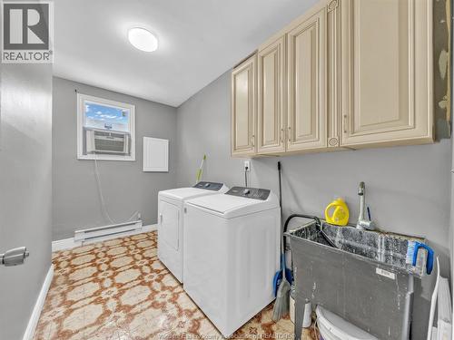 677 Marentette Unit# Upper, Windsor, ON - Indoor Photo Showing Laundry Room