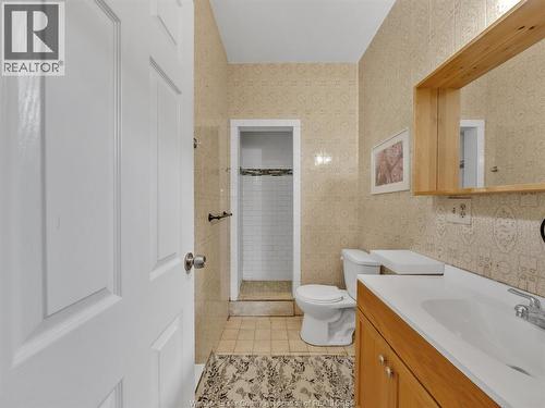 677 Marentette Unit# Upper, Windsor, ON - Indoor Photo Showing Bathroom