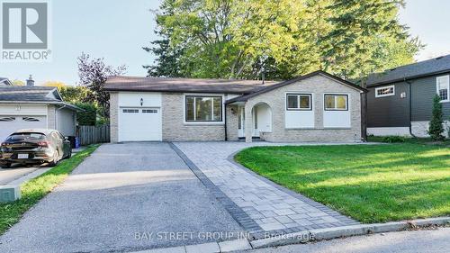 4 SIR BRANDILES PLACE  Markham, ON L3P 2Z5