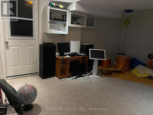 6928 Glory Court, Mississauga, ON - Indoor