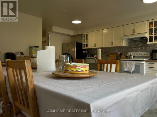 6928 Glory Court, Mississauga, ON - Indoor Photo Showing Kitchen