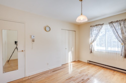 Chambre à coucher principale - 560 Rue Hocquart, Laval (Duvernay), QC - Indoor Photo Showing Other Room