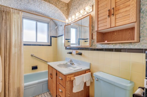 Salle de bains - 560 Rue Hocquart, Laval (Duvernay), QC - Indoor Photo Showing Bathroom