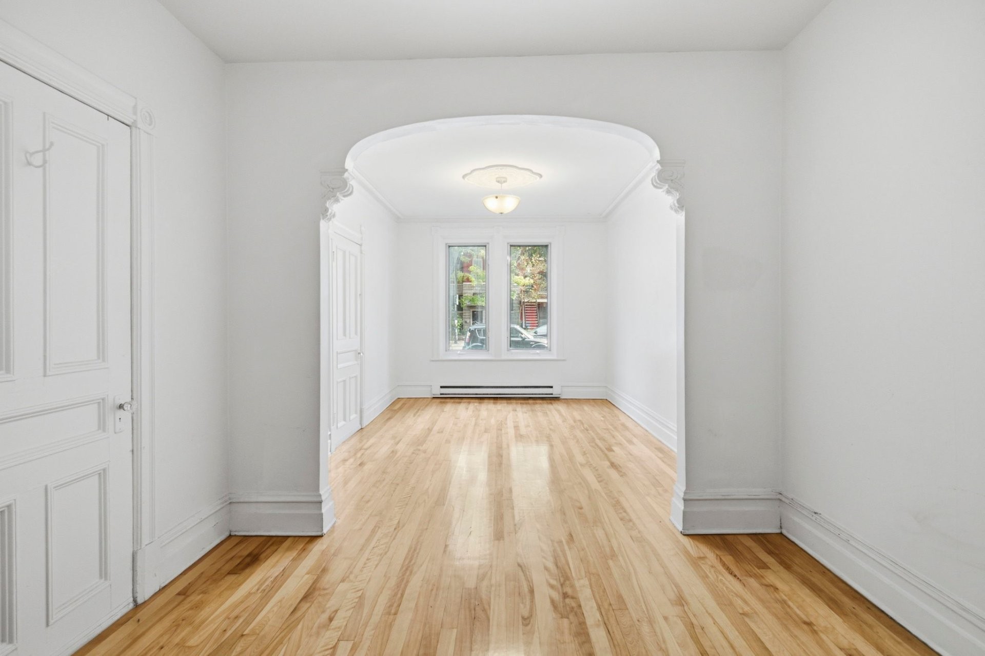 6370 Rue St Denis — photo 2