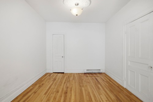 Chambre à coucher - 6370 Rue St-Denis, Montréal (Rosemont/La Petite-Patrie), QC - Indoor Photo Showing Other Room