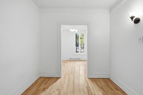 Chambre à coucher - 6370 Rue St-Denis, Montréal (Rosemont/La Petite-Patrie), QC - Indoor Photo Showing Other Room