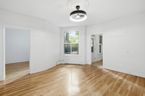 Salon - 6370 Rue St-Denis, Montréal (Rosemont/La Petite-Patrie), QC - Indoor Photo Showing Other Room