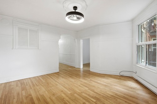 Salon - 6370 Rue St-Denis, Montréal (Rosemont/La Petite-Patrie), QC - Indoor Photo Showing Other Room