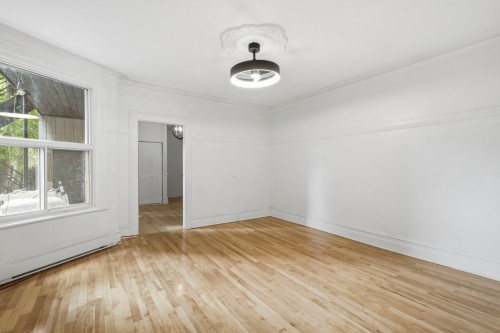 Salon - 6370 Rue St-Denis, Montréal (Rosemont/La Petite-Patrie), QC - Indoor Photo Showing Other Room