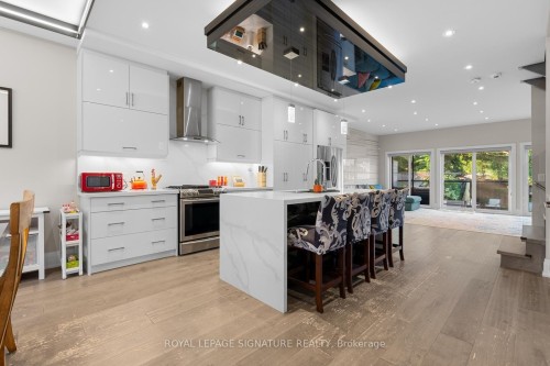 8 Dunkirk Road, Toronto, ON - Indoor Photo Showing Kitchen With Upgraded Kitchen