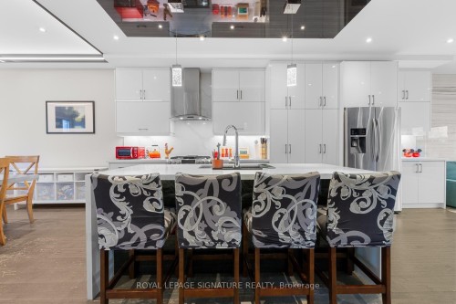 8 Dunkirk Road, Toronto, ON - Indoor Photo Showing Kitchen With Upgraded Kitchen