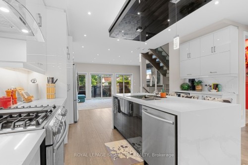 8 Dunkirk Road, Toronto, ON - Indoor Photo Showing Kitchen With Double Sink With Upgraded Kitchen