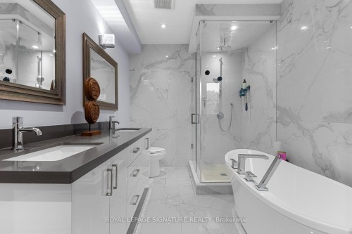 8 Dunkirk Road, Toronto, ON - Indoor Photo Showing Bathroom