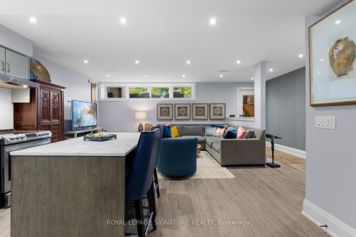 8 Dunkirk Road, Toronto, ON - Indoor Photo Showing Kitchen With Upgraded Kitchen