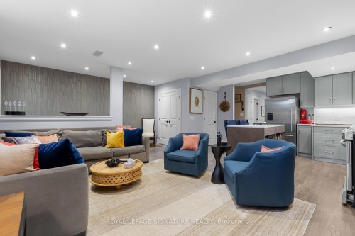 8 Dunkirk Road, Toronto, ON - Indoor Photo Showing Living Room