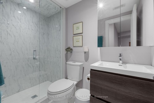 8 Dunkirk Road, Toronto, ON - Indoor Photo Showing Bathroom