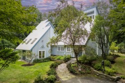 20 Rue Grove  Lac-Brome, QC J0E 1V0
