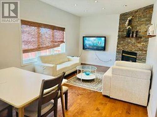 5847 Summerside Drive, Mississauga, ON - Indoor Photo Showing Living Room With Fireplace