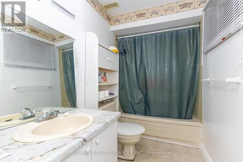 1217 Gloucester Square, Pickering, ON - Indoor Photo Showing Bathroom