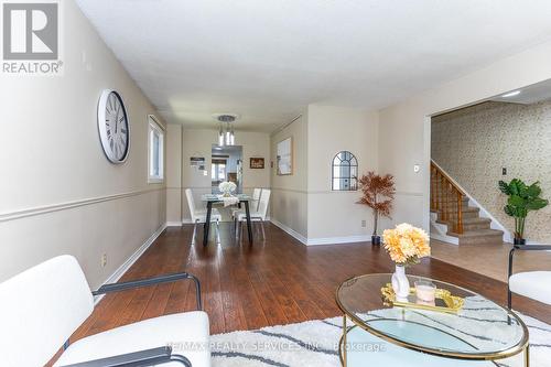 1217 Gloucester Square, Pickering, ON - Indoor Photo Showing Living Room
