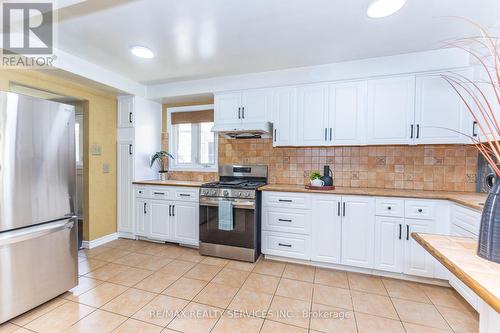 1217 Gloucester Square, Pickering, ON - Indoor Photo Showing Kitchen