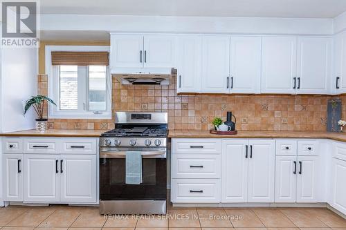 1217 Gloucester Square, Pickering, ON - Indoor Photo Showing Kitchen
