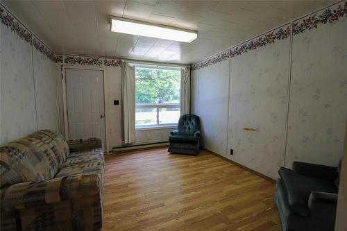 6 3Rd Avenue N, Lundar, MB - Indoor
