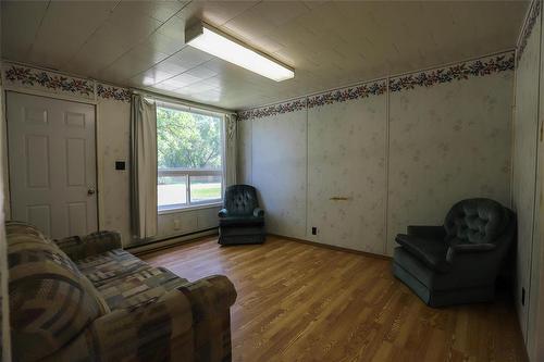 6 3Rd Avenue N, Lundar, MB - Indoor