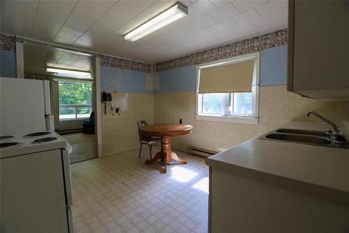6 3Rd Avenue N, Lundar, MB - Indoor